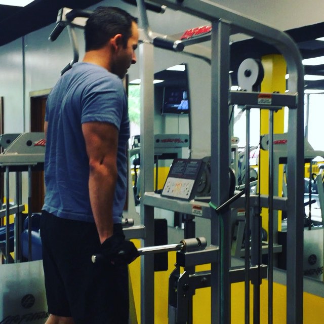@rod10granados cranking out some #dips at the #gym. #personaltrainer #personaltraining #denver #colorado #triceps #chest #upperbody #shoulders #tris #core #bodybuilding #bodybuilder #workout #exercise #sweat #ripped #arms #armday #fitness #fitnesstraining #fitspiration #motivation #pecs #pectoral #pump #feeltheburn #sore #reps