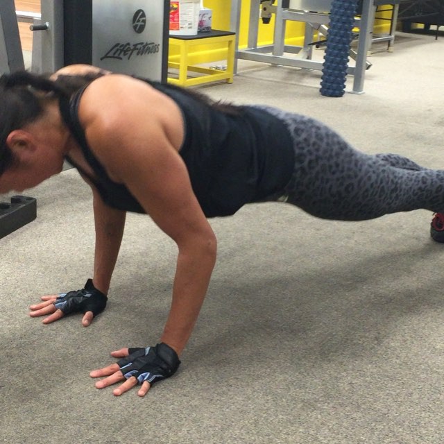 @annjeurgen getting the last of 50 push-ups. #personaltrainer #gym #denver #colorado #fitness #personaltraining #chestpress #ripped #chestday #chest #bench #benchpress #pecs #tris #triceps #shoulders #delt #workout #femalefit #girls #bodybuilding #bodybuilder #weights #weightlifting #weighttraining #pushups #pectoral #pushups #arms #picoftheday