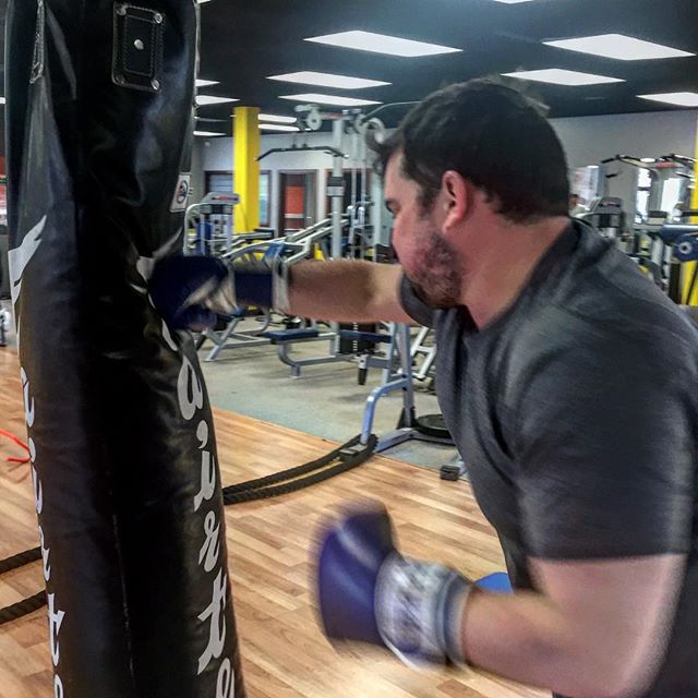 Noah working the bag at that gym. #Bootcamp #personaltrainer #gym #denver #colorado #fitness #personaltraining #trainerscott #bodybuilder #bodybuilding #deadlifts #deadlift #glutes #quads #hamstrings #hamstring #hammies #squats #squat #lunges #legs #legday #weightlifting #weighttraining #men #strong #boxing #boxer #man
