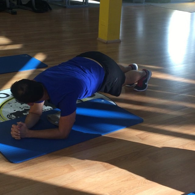 Rod having some fun during his 30 minute record plank. #Bootcamp #personaltrainer #gym #denver #colorado #fitness #personaltraining #trainerscott #bodybuilder #bodybuilding #deadlifts #deadlift #glutes #quads #hamstrings #hamstring #hammies #squats #squat #lunges #legs #legday #weightlifting #weighttraining #men #plank #record #core #abs
