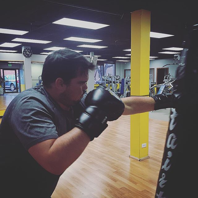 Noah working the heavy bag tonight at the gym. #Bootcamp #personaltrainer #gym #denver #colorado #fitness #personaltraining #trainerscott #bodybuilder #bodybuilding #deadlifts #deadlift #glutes #quads #hamstrings #hamstring #hammies #squats #squat #lunges #legs #legday #weightlifting #weighttraining #men #boxer #boxing #buff #strong