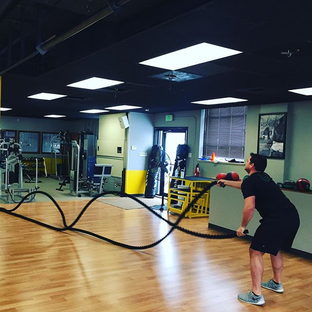 Noah working the ropes this morning at the gym. #Bootcamp #personaltrainer #gym #denver #colorado #fitness #personaltraining #trainerscott #bodybuilder #bodybuilding #deadlifts #deadlift #glutes #quads #hamstrings #hamstring #hammies #squats #squat #lunges #legs #legday #weightlifting #weighttraining #men #buff #strong #rope  #cardio