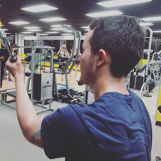 Alex getting some rows at group personal training. #Bootcamp #personaltrainer #gym #denver #colorado #fitness #personaltraining #trainerscott #bodybuilder #bodybuilding #deadlifts #deadlift #glutes #quads #hamstrings #hamstring #lats #squats #squat #lunges #legs #legday #weightlifting #weighttraining #men #back #rows #buff #strong