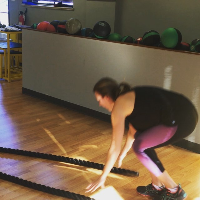 Alana working the ropes. #Bootcamp #personaltrainer #gym #denver #colorado #fitness #personaltraining #trainerscott #bodybuilder #bodybuilding #deadlifts #deadlift #glutes #quads #hamstrings #hamstring #squats #squat #lunges #legs #legday #weightlifting #weighttraining #men #buff #strong #battleropes #burpees #cardio