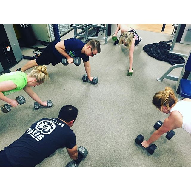 Group personal training getting some push-up rows together. #Bootcamp #personaltrainer #gym #denver #colorado #fitness #personaltraining #trainerscott #bodybuilder #bodybuilding #deadlifts #deadlift #glutes #quads #hamstrings #hamstring #hammies #squats #squat #lunges #legs #legday #weightlifting #weighttraining #men #group #workout #buff #strong