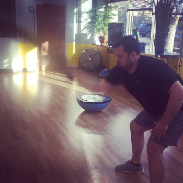 Noah getting some one armed rope slams during some personal training today. #Bootcamp #personaltrainer #gym #denver #colorado #fitness #personaltraining #trainerscott #bodybuilder #bodybuilding #deadlifts #deadlift #glutes #quads #hamstrings #hamstring #hammies #squats #squat #lunges #legs #legday #weightlifting #weighttraining #men #hunk #buff #strong #boomerang