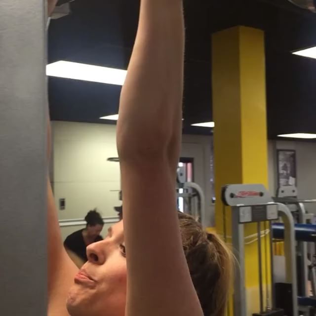 Pullups at group personal training  #Bootcamp #personaltrainer #gym #denver #colorado #fitness #personaltraining #fun #bodybuilder #bodybuilding #deadlifts #life #running #quads #run #women #fit #squats #squat #lunges #legs #legday #weightlifting #weighttraining #men #sweat #women #cardio #strong