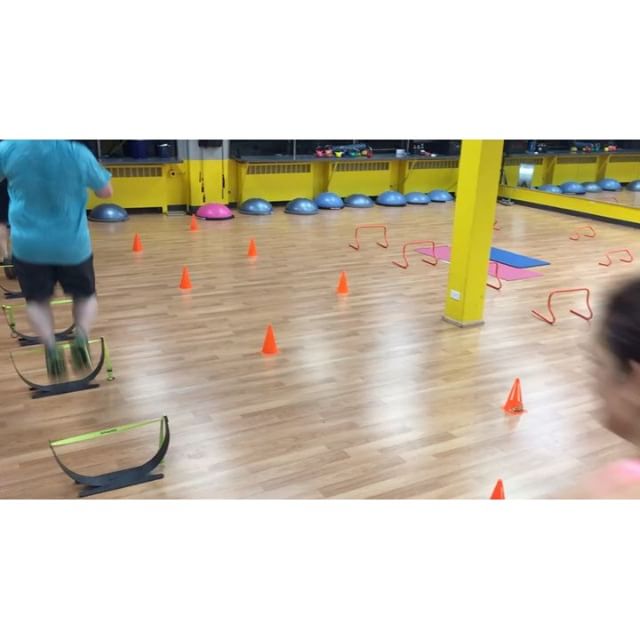 Agility training fitness class tonight in Denver. #personaltrainer #gym #denver #colorado #fitness #personaltraining #fun #bodybuilder #bodybuilding #deadlifts #life #running #quads #girl #woman #fit #squats #squat #lunges #legs #legday #weightlifting #weighttraining #men #sweat #women #cardio #strong #girls @rod10g @clintsalisbury @cherylmbaker @danny_maes @greg_spawn