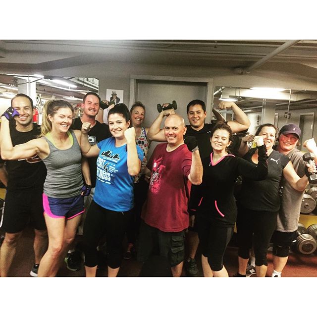 Group personal training tonight at the gym in Denver CO. #personaltrainer #gym #denver #colorado #fitness #personaltraining #fun #bodybuilder #bodybuilding #deadlifts #life #running #quads #girl #woman #fit #squats #squat #lunges #legs #legday #weightlifting #weighttraining #men #sweat #women #cardio #strong #girls