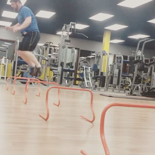 @clintsalisbury getting some plyometric lateral agility burpee push-ups #personaltrainer #gym #denver #colorado #fitness #personaltraining #football #bodybuilder #bodybuilding #deadlifts #life #running #quads #wrestling #fit #squats #squat #lunges #legs #legday #weightlifting #weighttraining #men #sweat #burpees #cardio #strong #agility