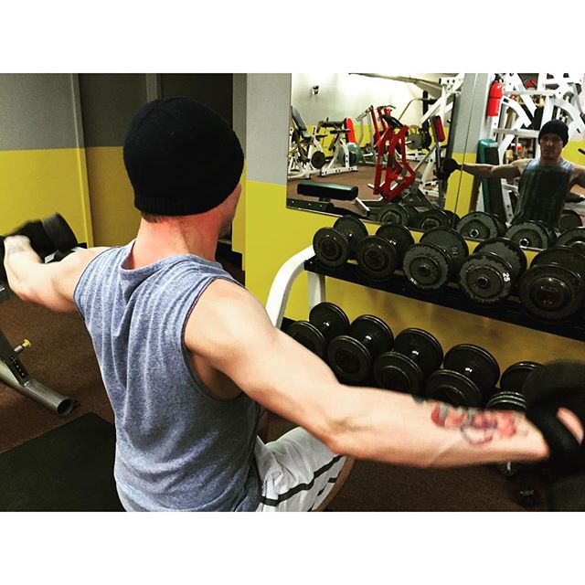 Shoulder side raises at the gym this morning in Denver. #Bootcamp #personaltrainer #gym #denver #colorado #fitness #personaltraining #trainerscott #bodybuilder #bodybuilding #deadlifts #deadlift #glutes #quads #hamstrings #shoulders #shoulder #squats #squat #lunges #legs #legday #weightlifting #weighttraining #men #hunk #gay #buff #strong