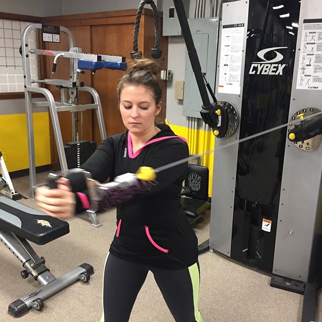 Jessie getting some trunk twists or axe chops working the core tonight at the gym. #personaltrainer #gym #denver #colorado #fitness #personaltraining #core #bodybuilder #bodybuilding #deadlifts #abdominal #abs #quads #girl #woman #fit #squats #squat #lunges #legs #legday #weightlifting #weighttraining #men #sweat #women #cardio #strong #girls