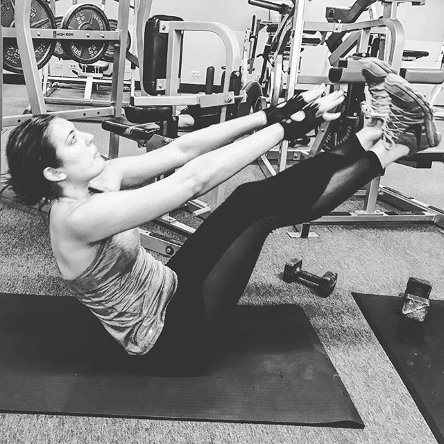 Cheryl working the abs #personaltrainer #gym #denver #colorado #fitness #personaltraining #fitbabe #bodybuilder #bodybuilding #deadlifts #abs #core #quads #girl #woman #fit #squats #squat #lunges #legs #legday #weightlifting #fitnessmodel #babe #sweat #women #cardio #fitnessbabe #girls