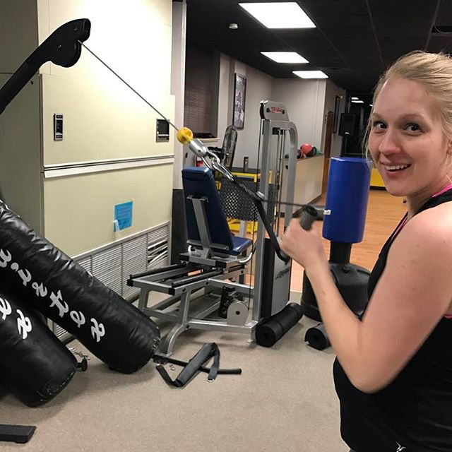 Liz getting some rows tonight at the gym #personaltrainer #gym #denver #colorado #fitness #personaltraining #mom #bodybuilder #bodybuilding #deadlifts #pregnant #mother #quads #girl #woman #fit #squats #squat #lunges #legs #moms #weightlifting #weighttraining #prego #sweat #women #cardio #strong #girls