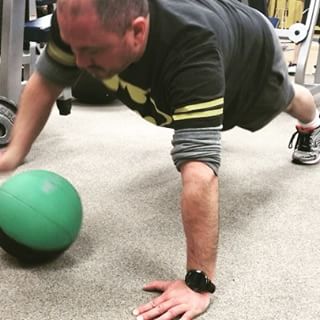 Danny getting some push-ups tonight at group personal training #personaltrainer #gym #denver #colorado #fitness #personaltraining #fun #bodybuilder #bodybuilding #deadlifts #life #running #quads #girl #woman #fit #squats #squat #lunges #legs #legday #weightlifting #weighttraining #men #sweat #women #cardio #strong #girls