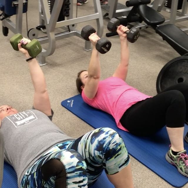 Tricep extensions tonight at group personal training #personaltrainer #gym #denver #colorado #fitness #personaltraining #fun #bodybuilder #bodybuilding #deadlifts #life #running #quads #girl #woman #fit #squats #squat #lunges #legs #legday #weightlifting #weighttraining #men #sweat #women #cardio #strong #girls