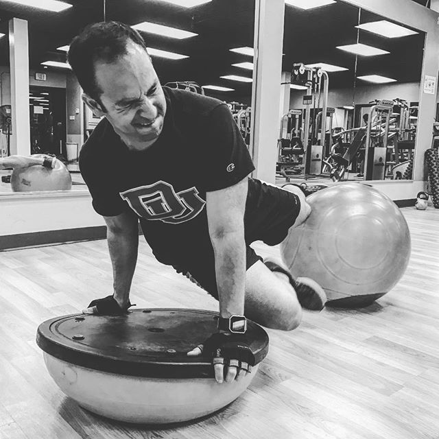 The core strength!  The balance!  #bootcamp #personaltrainer #gym #denver #colorado #fitness #personaltraining #trainerscott #getinshape #fatloss #loseweight #ripped #toned #chestpress #benchpress #chest #bench #chestday #pecs #arms #arm #armday #shredded #fitbabe #triceps #biceps #babe #strong #fitnessmodel