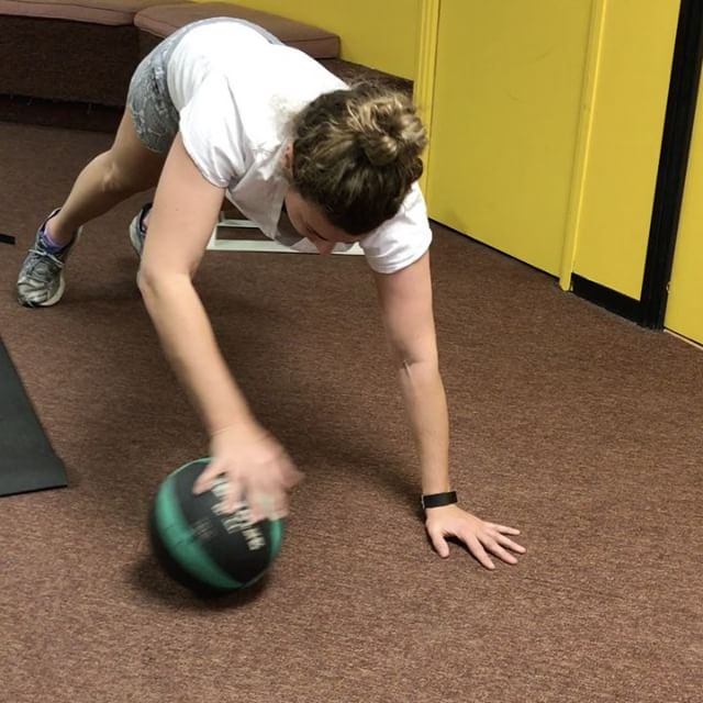 Hannah getting some push-ups on the ball #bootcamp #personaltrainer #gym #denver #colorado #fitness #personaltraining #trainerscott #getinshape #fatloss #loseweight #ripped #toned #chestpress #benchpress #chest #bench #chestday #pecs #arms #arm #armday #shredded #fitbabe #triceps #biceps #babe #strong #fitnessmodel