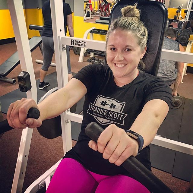 Ashley getting some chest press tonight #personaltrainer #bootcamp #personaltrainer #gym #denver #colorado #fitness #personaltraining #trainerscott #getinshape #fatloss #loseweight #ripped #toned #chestpress #benchpress #chest #bench #chestday #pecs #arms #arm #armday #shredded #fitbabe #triceps #biceps #babe #strong #fitnessmodel