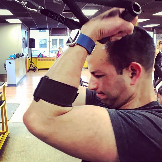 Rod isolating the biceps #bootcamp #personaltrainer #gym #denver #colorado #fitness #personaltraining #trainerscott #getinshape #fatloss #loseweight #ripped #toned #chestpress #benchpress #chest #bench #chestday #pecs #arms #arm #armday #pushups #fitbabe #triceps #biceps #babe #strong #fitnessmodel