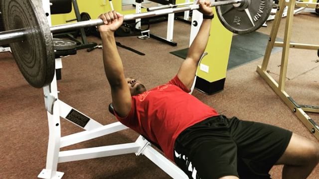 Benchpress at group personal training #bootcamp #personaltrainer #gym #denver #colorado #fitness #personaltraining #trainerscott #getinshape #fatloss #loseweight #ripped #toned #chestpress #benchpress #chest #bench #chestday #pecs #arms #arm #armday #pushups #fitbabe #triceps #biceps #babe #strong #fitnessmodel