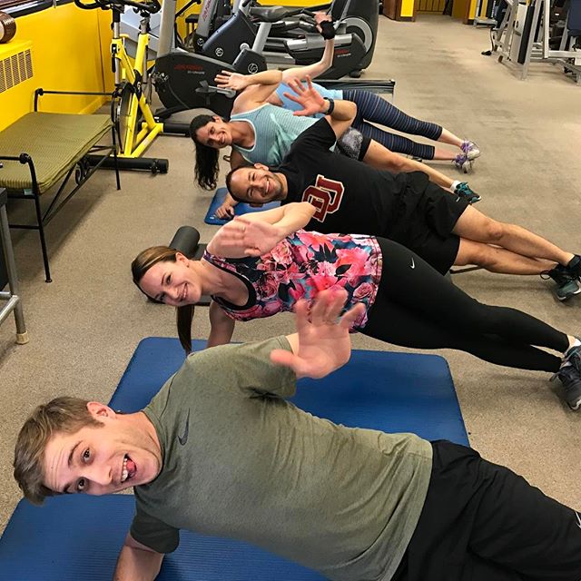 Side planking is a family affair at group personal training #bootcamp #personaltrainer #gym #denver #colorado #fitness #personaltraining #trainerscott #getinshape #fatloss #loseweight #ripped #toned #chestpress #benchpress #chest #bench #chestday #pecs #arms #arm #armday #pushups #fitbabe #triceps #biceps #babe #strong #fitnessmodel