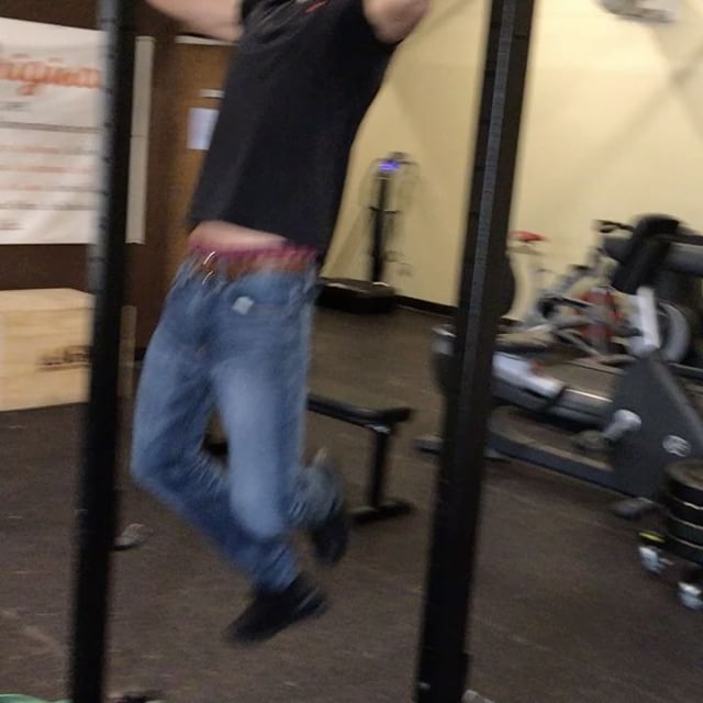 19 pull-ups today. He's ready for Marine Corps boot camp. #bootcamp #personaltrainer #gym #denver #colorado #fitness #personaltraining #trainerscott #getinshape #fatloss #loseweight #ripped #toned #chestpress #benchpress #chest #bench #chestday #pecs #arms #arm #armday #pushups #fitbabe #triceps #biceps #babe #strong #fitnessmodel