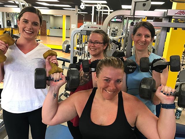 The ladies from group personal training tonight. #bootcamp #personaltrainer #gym #denver #colorado #fitness #personaltraining #trainerscott #getinshape #fatloss #loseweight #ripped #toned #chestpress #benchpress #chest #bench #chestday #pecs #arms #arm #armday #pushups #fitbabe #triceps #biceps #babe #strong #fitnessmodel