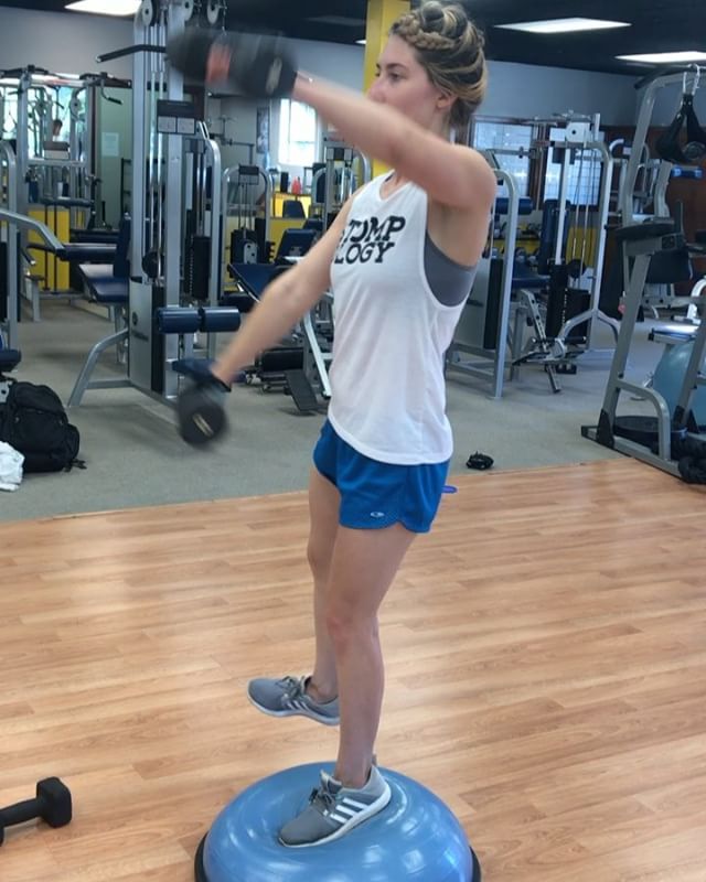 @jessica_d_nelson showing off exceptional balance #personaltrainer #gym #denver #colorado #fitness #personaltraining #fun #bodybuilder #bodybuilding #deadlifts #life #running #quads #girl #woman #fit #squats #squat #lunges #legs #legday #weightlifting #weighttraining #men #sweat #women #cardio #strong #girls