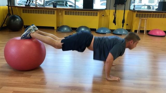 Sami getting crazy with the cheese whiz while doing push-ups on the stability ball #bootcamp #personaltrainer #gym #denver #colorado #fitness #personaltraining #trainerscott #getinshape #fatloss #loseweight #ripped #toned #chestpress #benchpress #chest #bench #chestday #pecs #arms #arm #armday #pushups #fitbabe #triceps #biceps #babe #strong #fitnessmodel