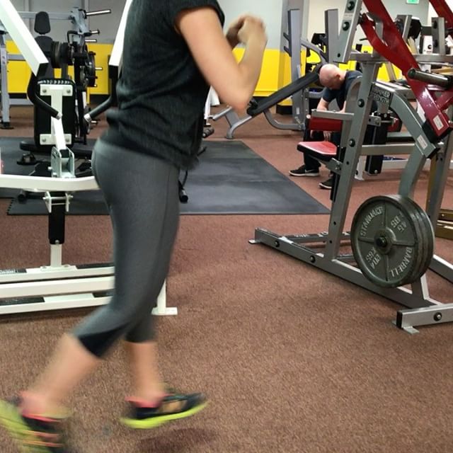 Bertni rocking some lunges tonight at group personal training #personaltrainer #gym #denver #colorado #fitness #personaltraining #fun #bodybuilder #bodybuilding #deadlifts #life #running #quads #girl #woman #fit #squats #squat #lunges #legs #legday #weightlifting #weighttraining #men #sweat #women #cardio #strong #girls