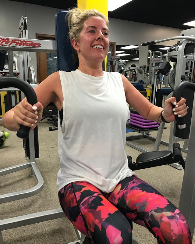 Sarah Beth getting chest press tonight at group personal training #bootcamp #personaltrainer #gym #denver #colorado #fitness #personaltraining #trainerscott #getinshape #fatloss #loseweight #ripped #toned #chestpress #benchpress #chest #bench #chestday #pecs #arms #arm #armday #pushups #fitbabe #triceps #biceps #babe #strong #fitnessmodel