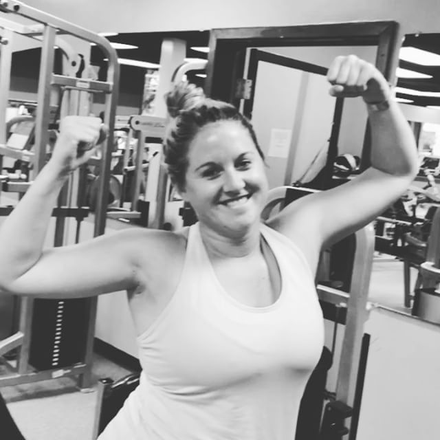 Showing off the guns #bootcamp #personaltrainer #gym #denver #colorado #fitness #personaltraining #trainerscott #getinshape #fatloss #loseweight #ripped #toned #chestpress #benchpress #chest #bench #chestday #pecs #arms #arm #armday #pushups #fitbabe #triceps #biceps #babe #strong #fitnessmodel