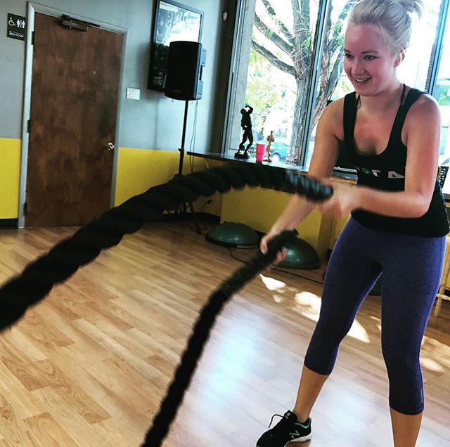Working the ropes at Sunday group personal training #personaltrainer #gym #denver #colorado #fitness #personaltraining #fun #bodybuilder #bodybuilding #deadlifts #life #running #quads #girl #woman #fit #squats #squat #lunges #legs #legday #weightlifting #weighttraining #men #sweat #women #cardio #strong #girls