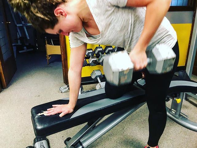 Britni getting some rows tonight at group personal training #bootcamp #personaltrainer #gym #denver #colorado #fitness #personaltraining #trainerscott #getinshape #fatloss #loseweight #ripped #toned #chestpress #benchpress #chest #bench #chestday #pecs #arms #arm #armday #pushups #fitbabe #triceps #biceps #babe #strong #fitnessmodel