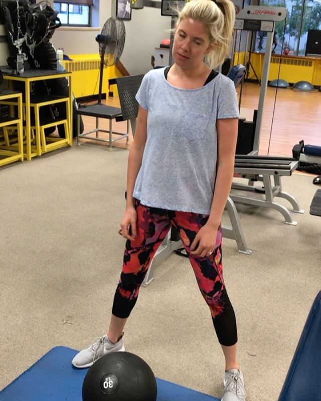 @sarahbeth376 giving me a dirty look before slamming the 30 lb ball #bootcamp #personaltrainer #gym #denver #colorado #fitness #personaltraining #trainerscott #getinshape #fatloss #loseweight #ripped #toned #chestpress #benchpress #chest #bench #chestday #pecs #arms #arm #armday #pushups #fitbabe #triceps #biceps #babe #strong #fitnessmodel