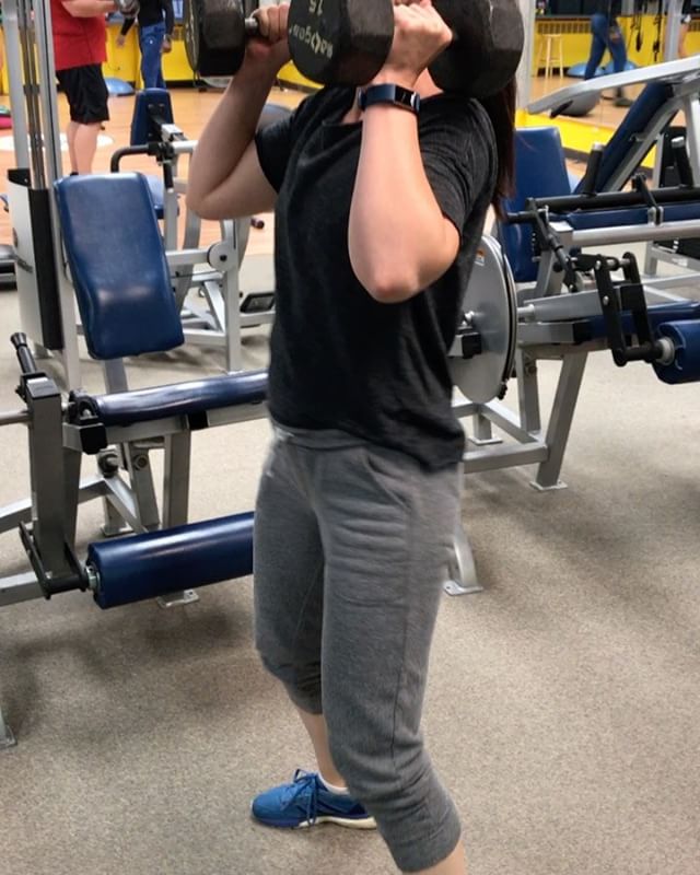 Squat shoulder press, such a classic #bootcamp #personaltrainer #gym #denver #colorado #fitness #personaltraining #trainerscott #getinshape #fatloss #loseweight #ripped #toned #chestpress #benchpress #chest #bench #chestday #pecs #arms #arm #armday #pushups #fitbabe #triceps #biceps #babe #strong #fitnessmodel