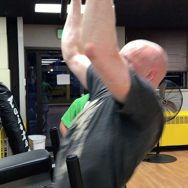 I have to stop recording when these guys are doing their last few reps, it's not fair to them. Haha #bootcamp #personaltrainer #gym #denver #colorado #fitness #personaltraining #trainerscott #getinshape #fatloss #loseweight #ripped #toned #chestpress #benchpress #chest #bench #chestday #pecs #arms #arm #armday #pushups #fitbabe #triceps #biceps #babe #strong #fitnessmodel
