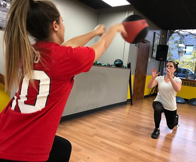 Ariel and Joseph throwing the ball during lunges at group personal training tonight #personaltrainer #gym #denver #colorado #fitness #personaltraining #fun #bodybuilder #bodybuilding #deadlifts #life #running #quads #girl #woman #fit #squats #squat #lunges #legs #legday #weightlifting #weighttraining #men #sweat #women #cardio #strong #girls