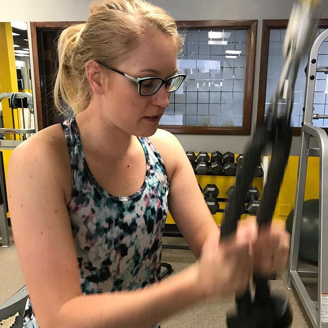 Liz getting some tricep extensions #bootcamp #personaltrainer #gym #denver #colorado #fitness #personaltraining #trainerscott #getinshape #fatloss #loseweight #ripped #toned #chestpress #benchpress #chest #bench #chestday #pecs #arms #arm #armday #pushups #fitbabe #triceps #biceps #babe #strong #fitnessmodel