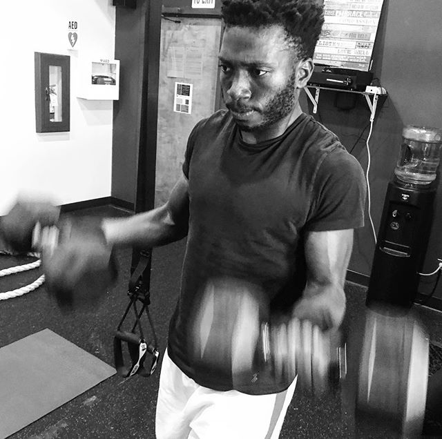 Ransford getting some bicep curls #bootcamp #personaltrainer #gym #denver #colorado #fitness #personaltraining #trainerscott #getinshape #fatloss #loseweight #ripped #toned #chestpress #benchpress #chest #bench #chestday #pecs #arms #arm #armday #pushups #fitbabe #triceps #biceps #babe #strong #fitnessmodel