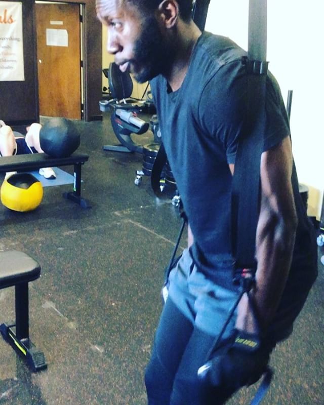 “This is a good one” - Ransford #bootcamp #personaltrainer #gym #denver #colorado #fitness #personaltraining #trainerscott #getinshape #fatloss #loseweight #ripped #toned #chestpress #benchpress #chest #bench #chestday #pecs #arms #arm #armday #pushups #fitbabe #triceps #biceps #babe #strong #fitnessmodel @kung_f0rd