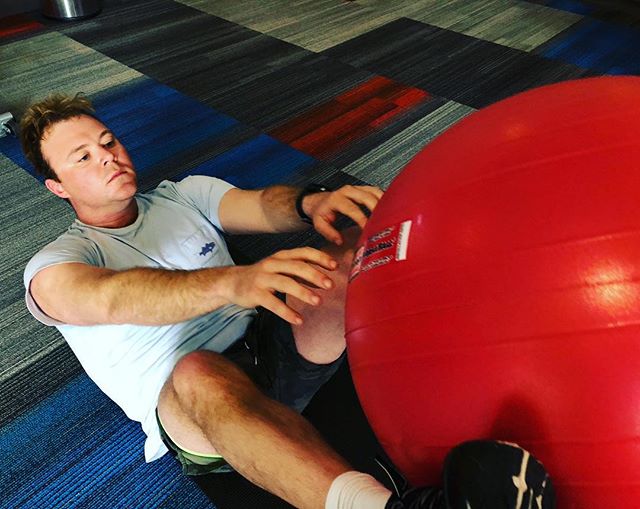 Workin he abs, workin the abs! #bootcamp #personaltrainer #gym #denver #colorado #fitness #personaltraining #trainerscott #getinshape #fatloss #loseweight #ripped #toned #chestpress #benchpress #chest #bench #chestday #pecs #arms #arm #armday #pushups #fitbabe #triceps #biceps #babe #strong #fitnessmodel
