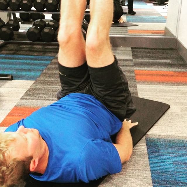 Leg lifts are the wave of the future #bootcamp #personaltrainer #gym #denver #colorado #fitness #personaltraining #trainerscott #getinshape #fatloss #loseweight #ripped #toned #chestpress #benchpress #chest #bench #chestday #pecs #arms #arm #armday #pushups #fitbabe #triceps #biceps #babe #strong #fitnessmodel @ltanner23