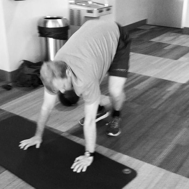 Does the black and white filter make me look super artistic? #bootcamp #personaltrainer #gym #denver #colorado #fitness #personaltraining #trainerscott #getinshape #fatloss #loseweight #ripped #toned #chestpress #benchpress #chest #bench #chestday #pecs #arms #arm #armday #pushups #fitbabe #triceps #biceps #babe #strong #fitnessmodel