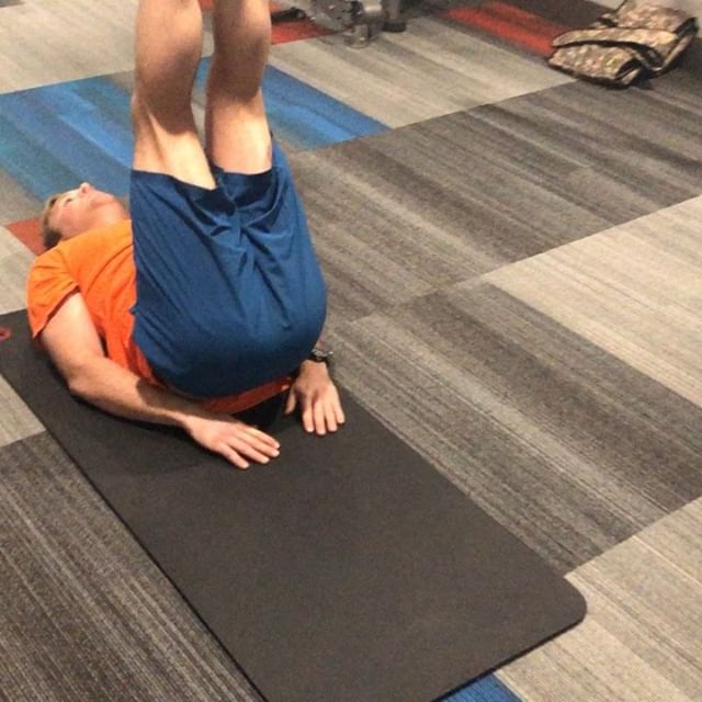 Core fun #bootcamp #personaltrainer #gym #denver #colorado #fitness #personaltraining #trainerscott #getinshape #fatloss #loseweight #ripped #toned #chestpress #benchpress #chest #bench #chestday #pecs #arms #arm #armday #pushups #fitbabe #triceps #biceps #babe #strong #fitnessmodel